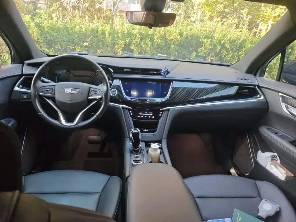 Cadillac XT6 — миниатюра 5