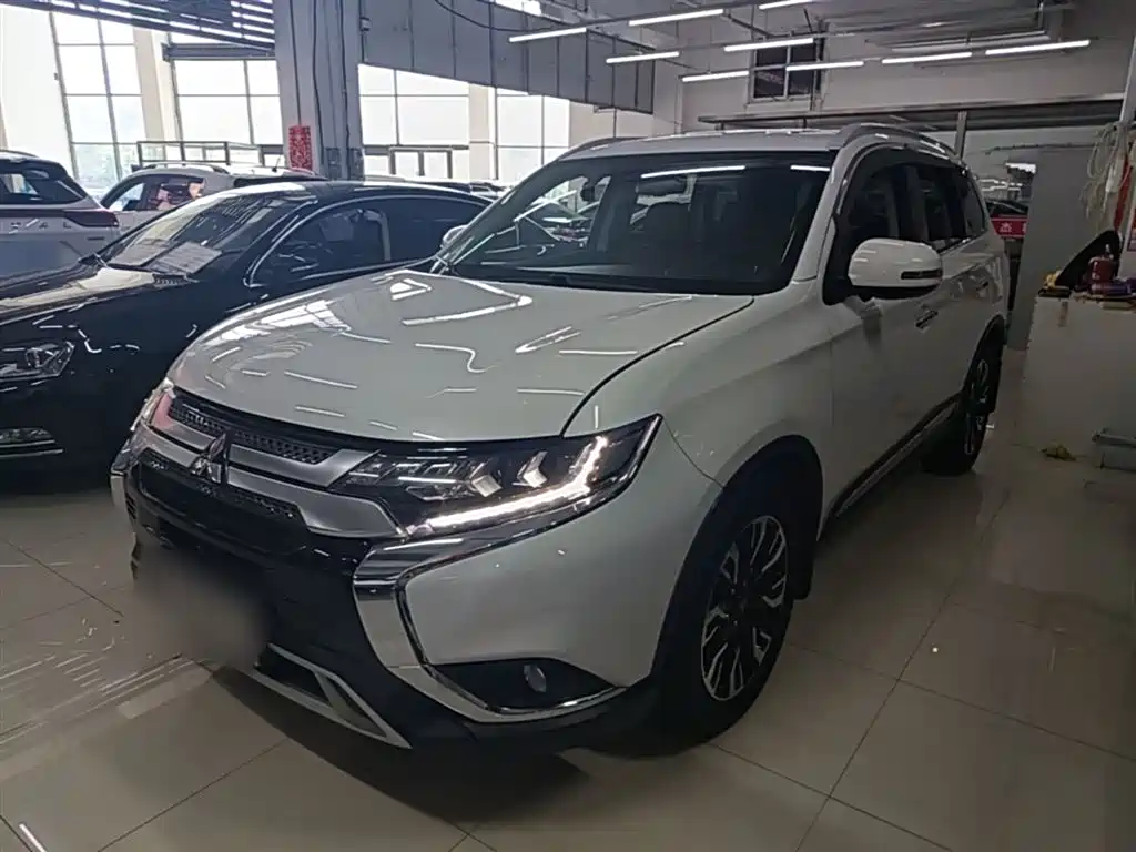 Купить Mitsubishi Outlander