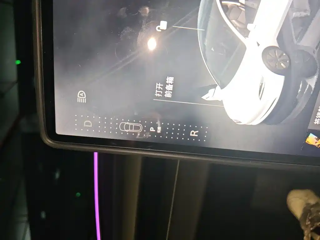 Tesla Model 3 — миниатюра 10