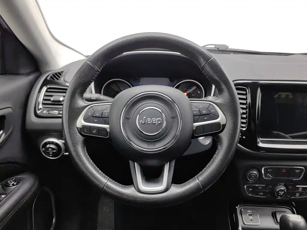 Jeep Compass — миниатюра 11