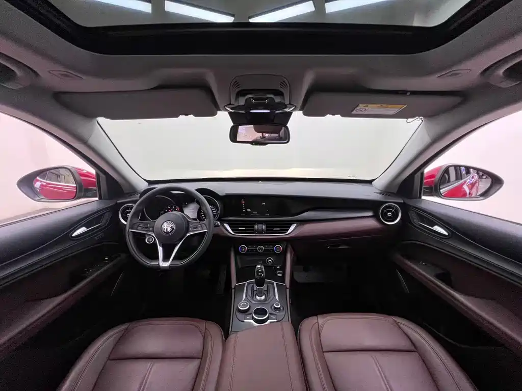 Alfa Romeo Stelvio — миниатюра 9
