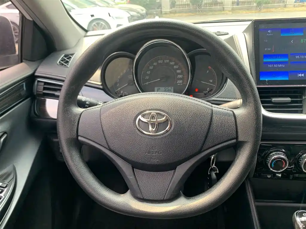 TOYOTA YARIS L ZHIXUAN