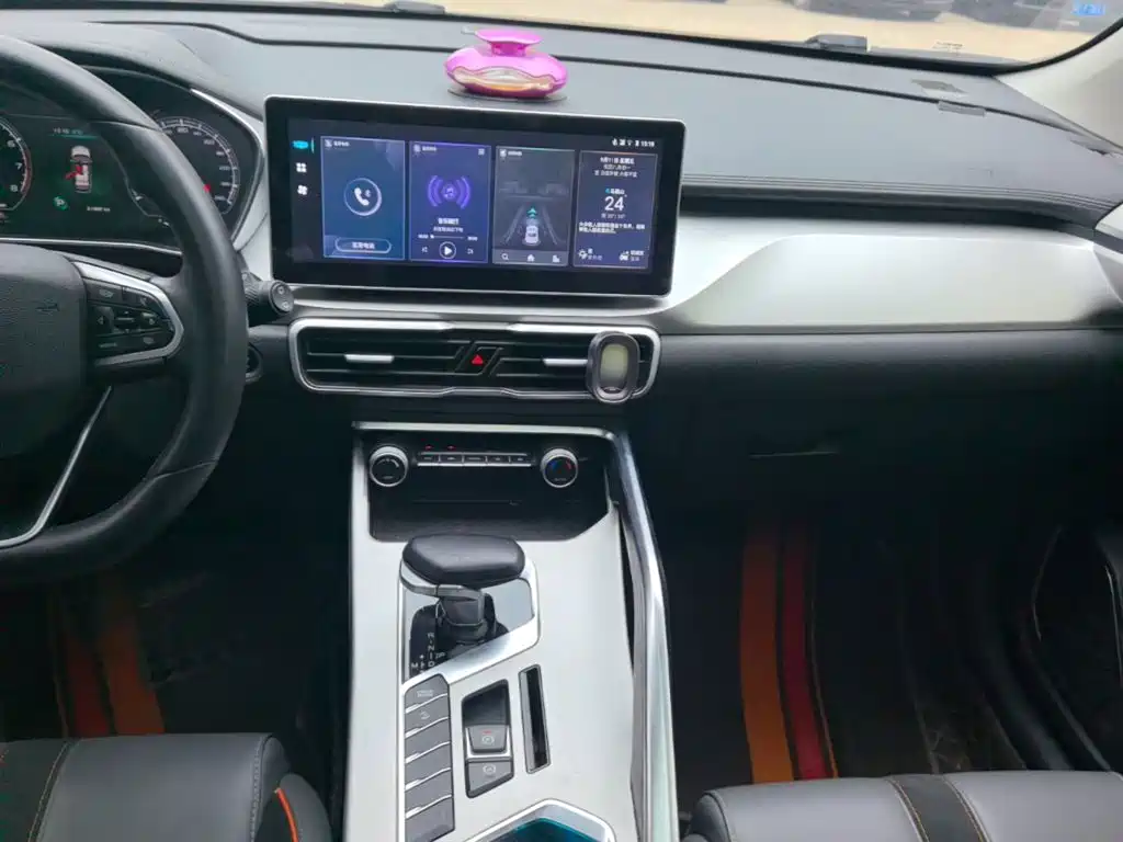 Geely Binyue — миниатюра 13