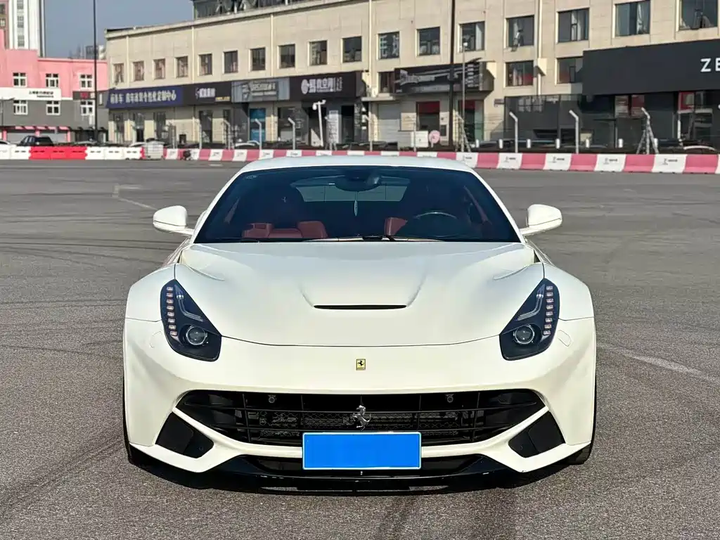 Ferrari F12berlinetta — миниатюра 2