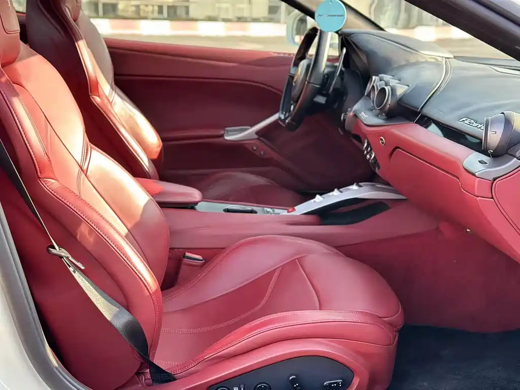 Ferrari F12berlinetta — миниатюра 6