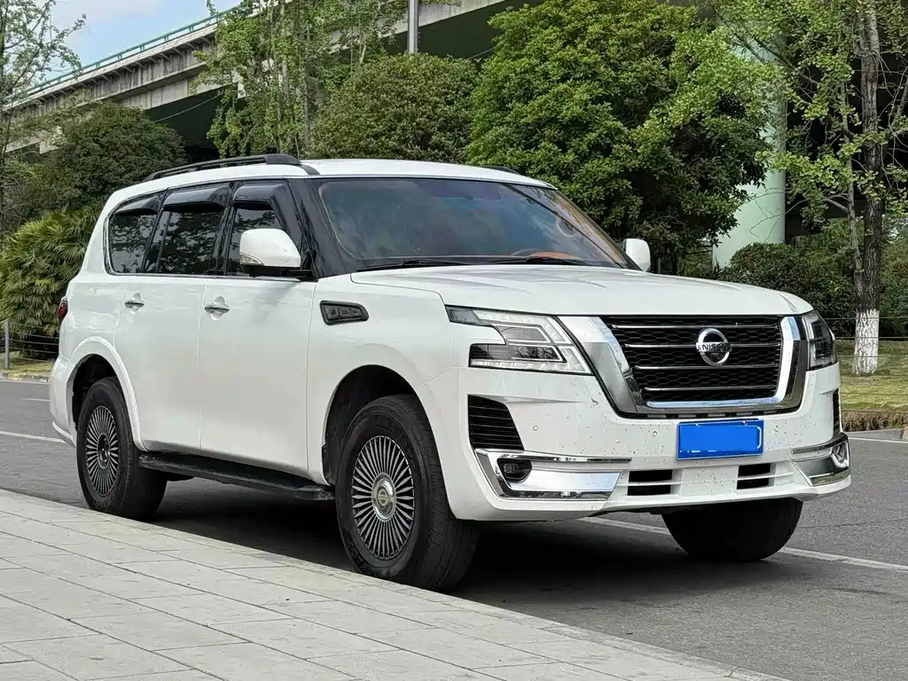 Nissan Patrol — миниатюра 2