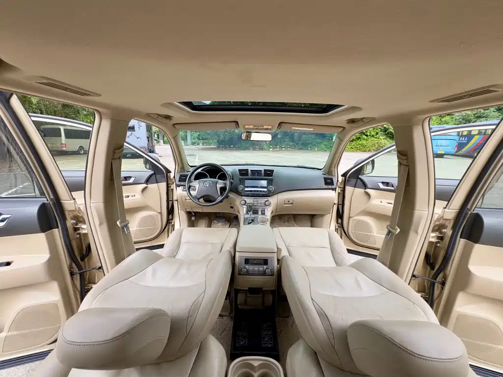 Toyota Highlander (Import) — миниатюра 10