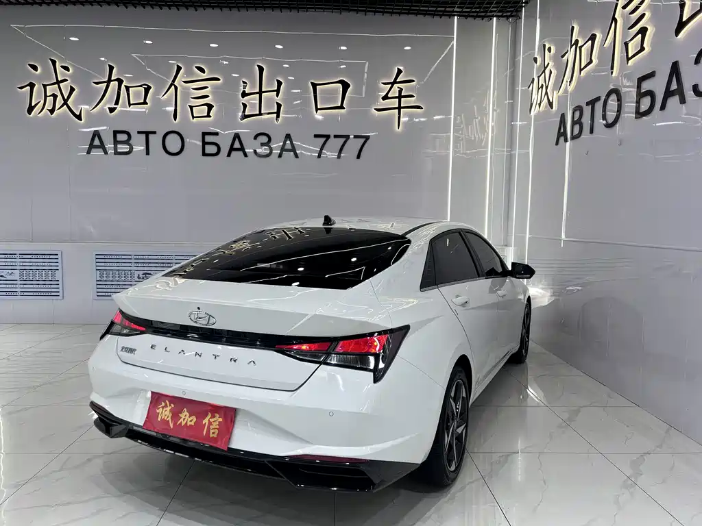 Hyundai Elantra — миниатюра 4