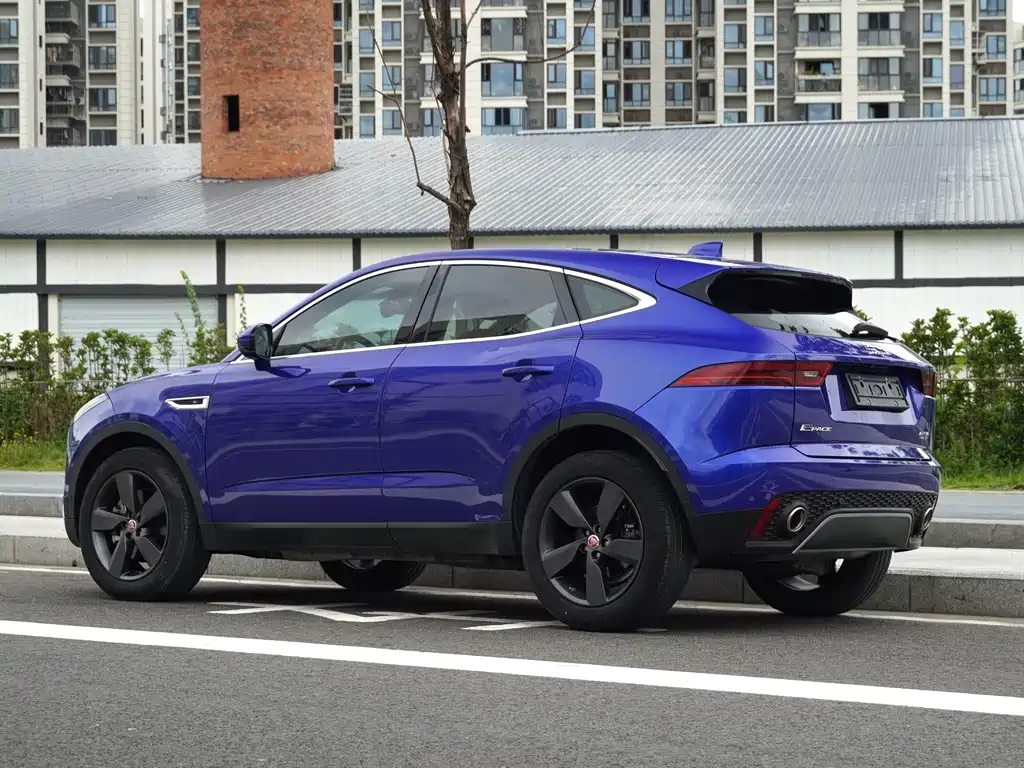 Jaguar E-PACE — миниатюра 17