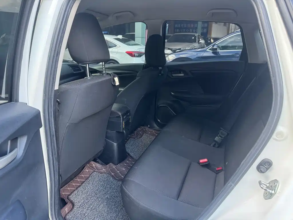 Honda Fit — миниатюра 5