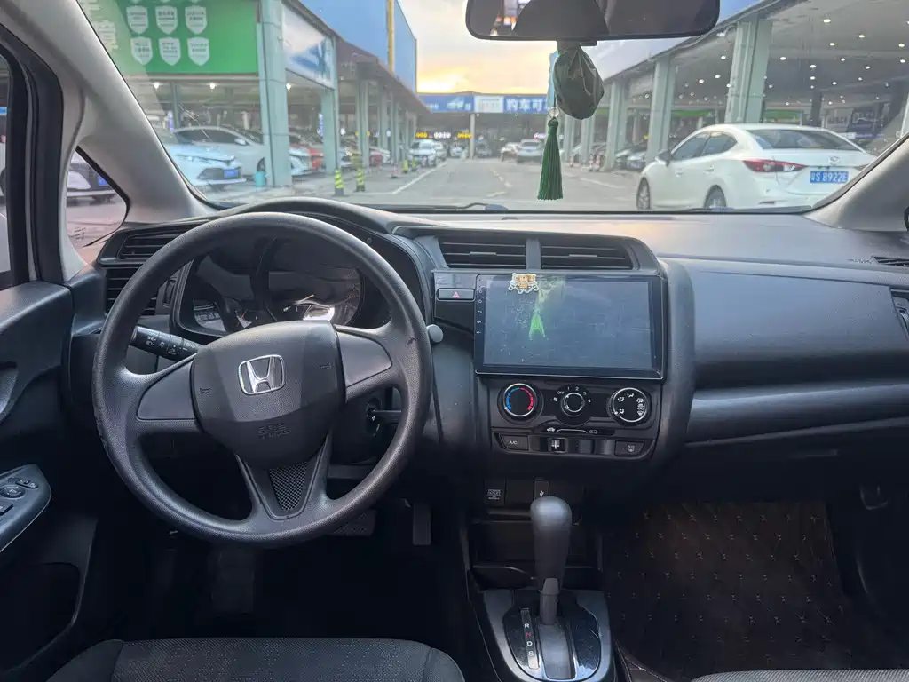 Honda Fit — миниатюра 6