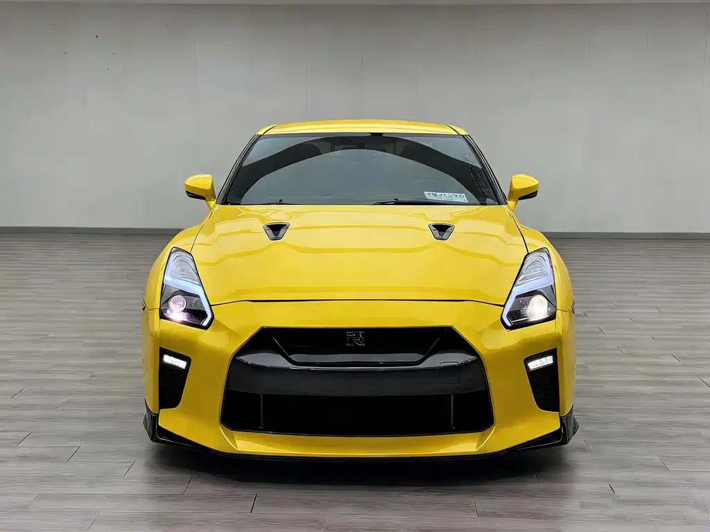 Nissan GT-R — миниатюра 2