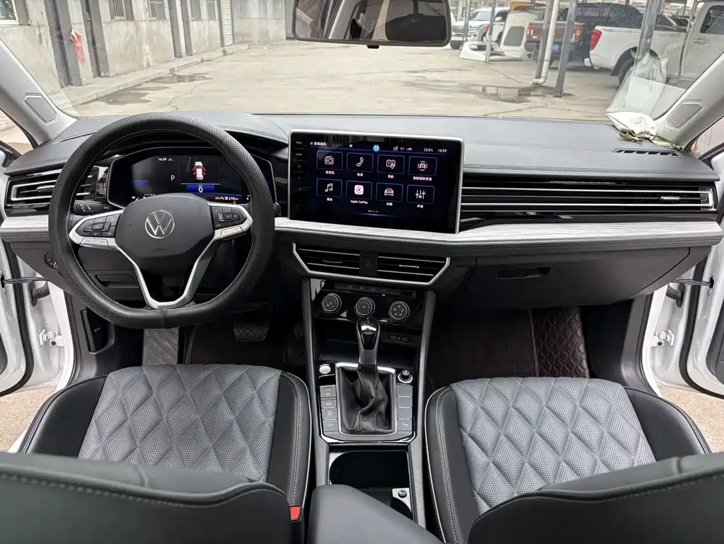 Volkswagen Sagitar 2024 300TSI DSG