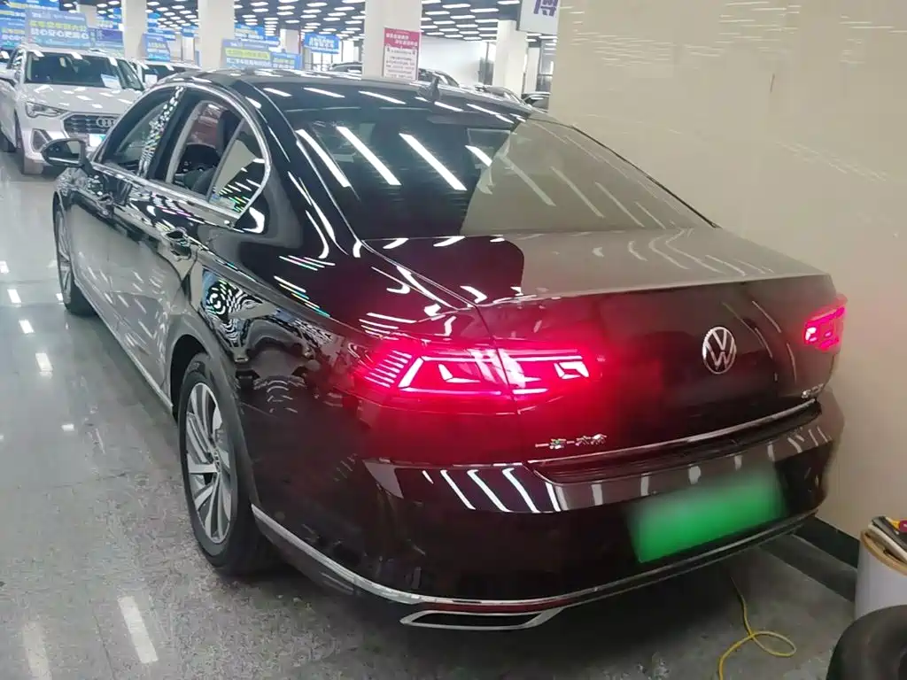 Volkswagen Magotan PHEV — миниатюра 5