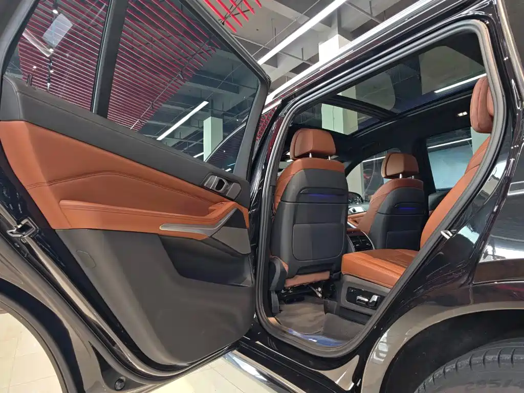 BMW X7 — миниатюра 21