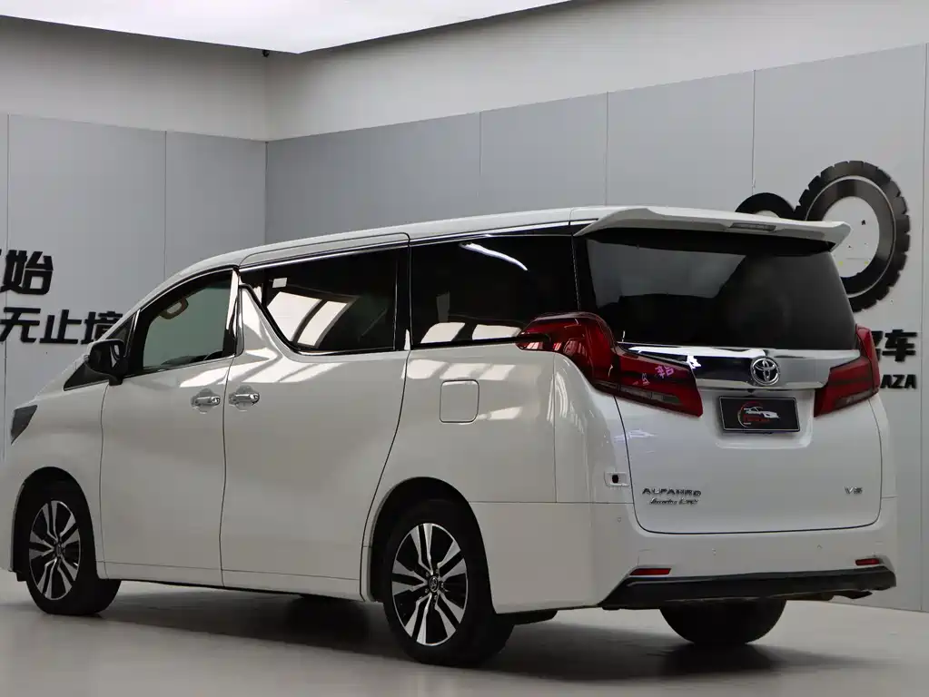Toyota Alphard 2018 3.5L Luxury