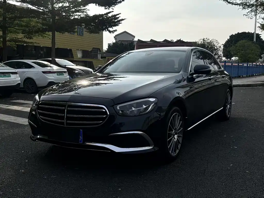 Mercedes-Benz E-Class — миниатюра 2
