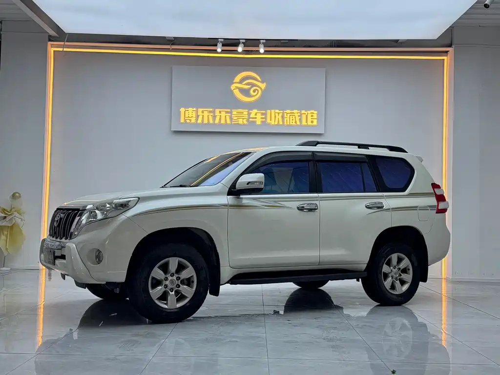 TOYOTA PRADO