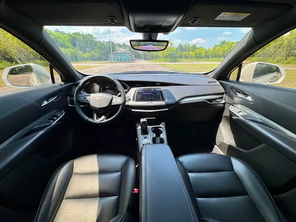 Cadillac XT4 — миниатюра 5