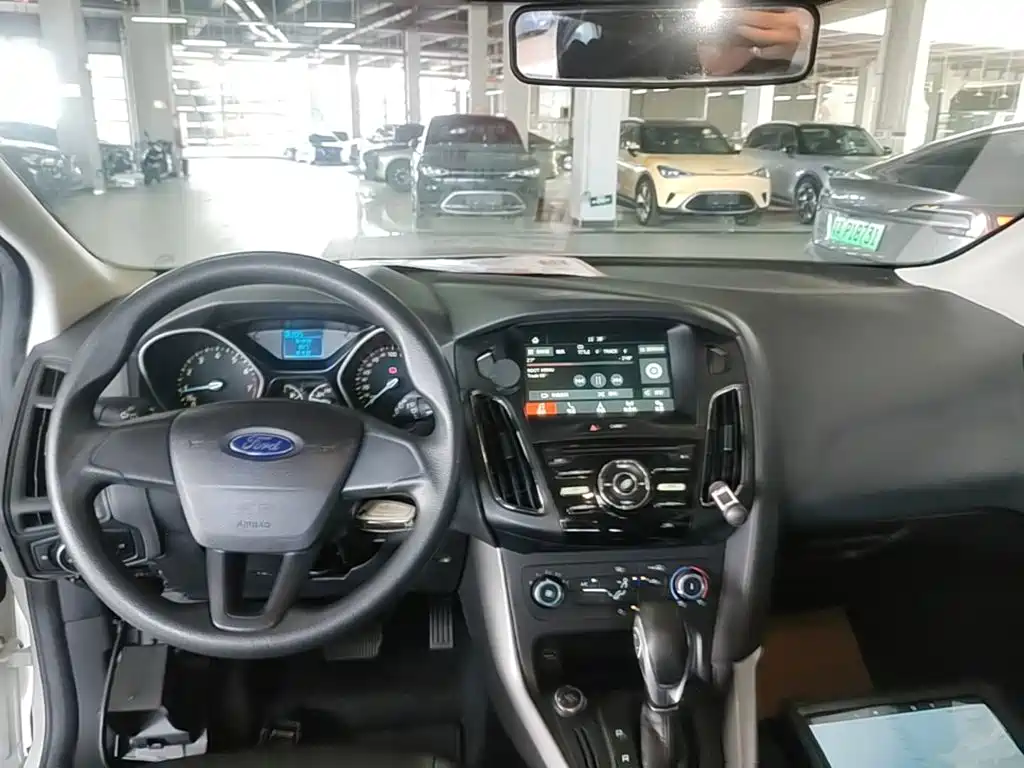 Ford Focus — миниатюра 10