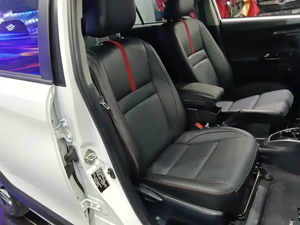 Toyota Yaris L — миниатюра 25