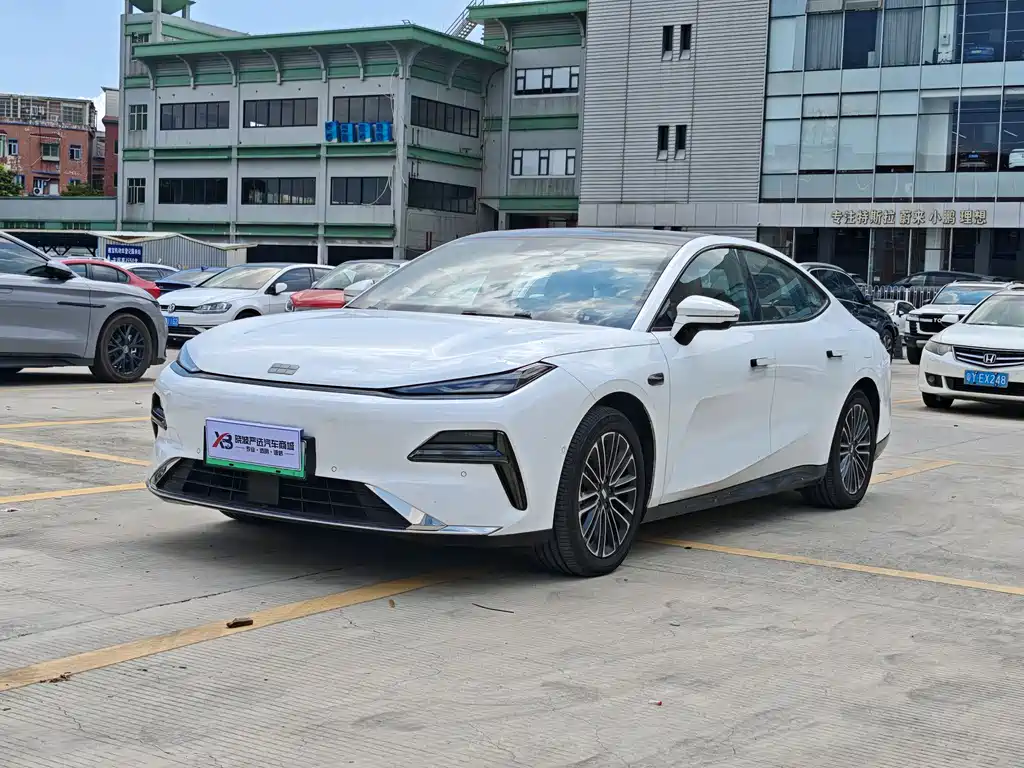 GEELY GALAXY GALAXY SPARKLE 8