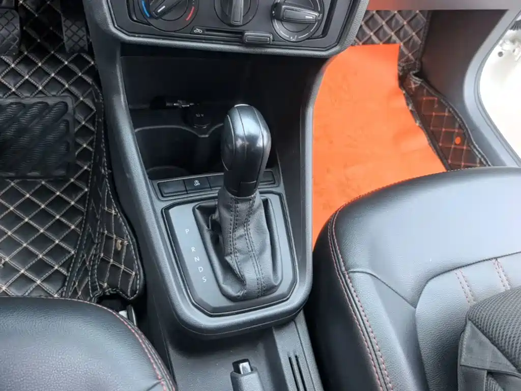 Volkswagen Santana — миниатюра 14