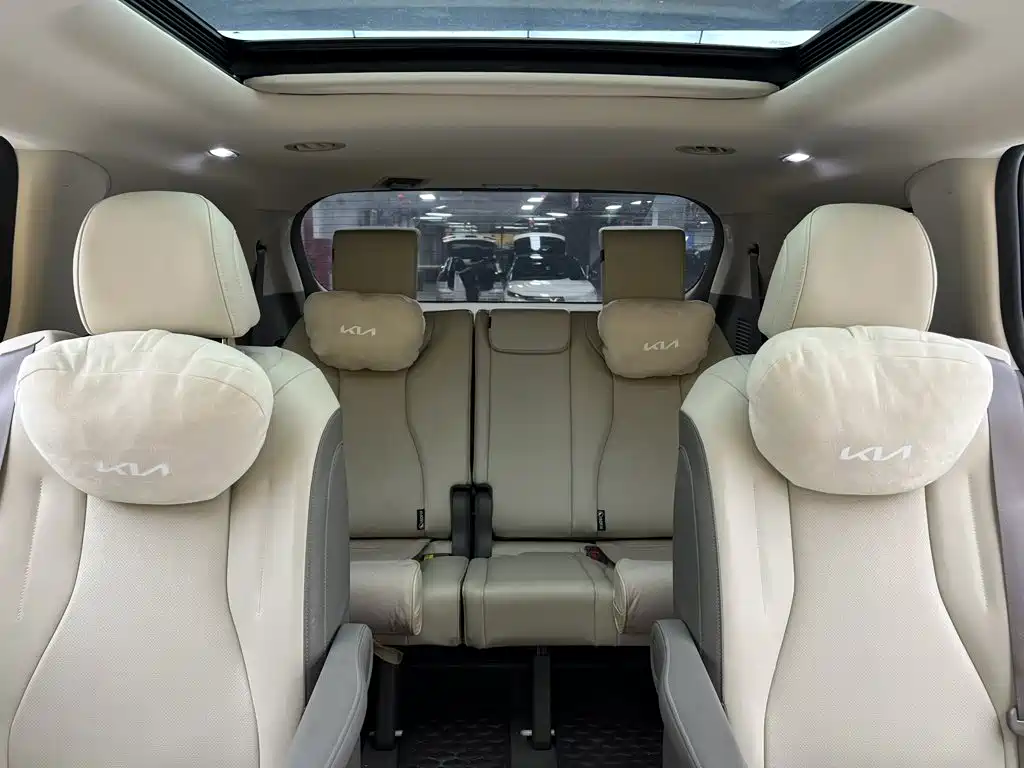 Kia Carnival — миниатюра 38