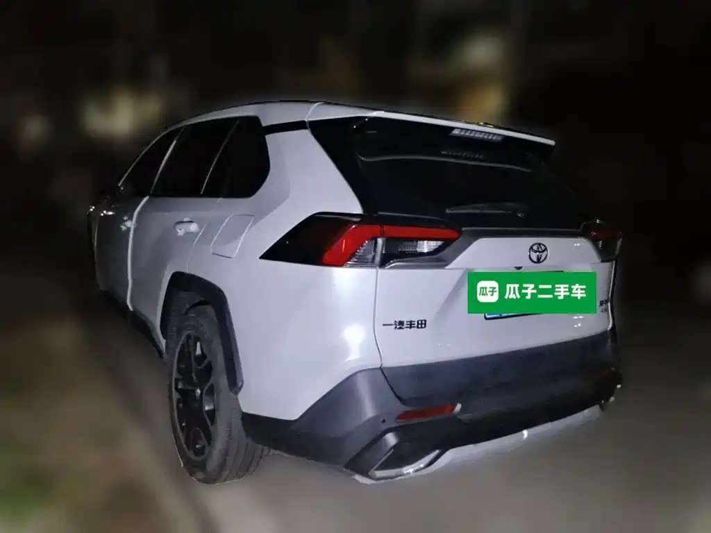 Toyota RAV4 — миниатюра 25