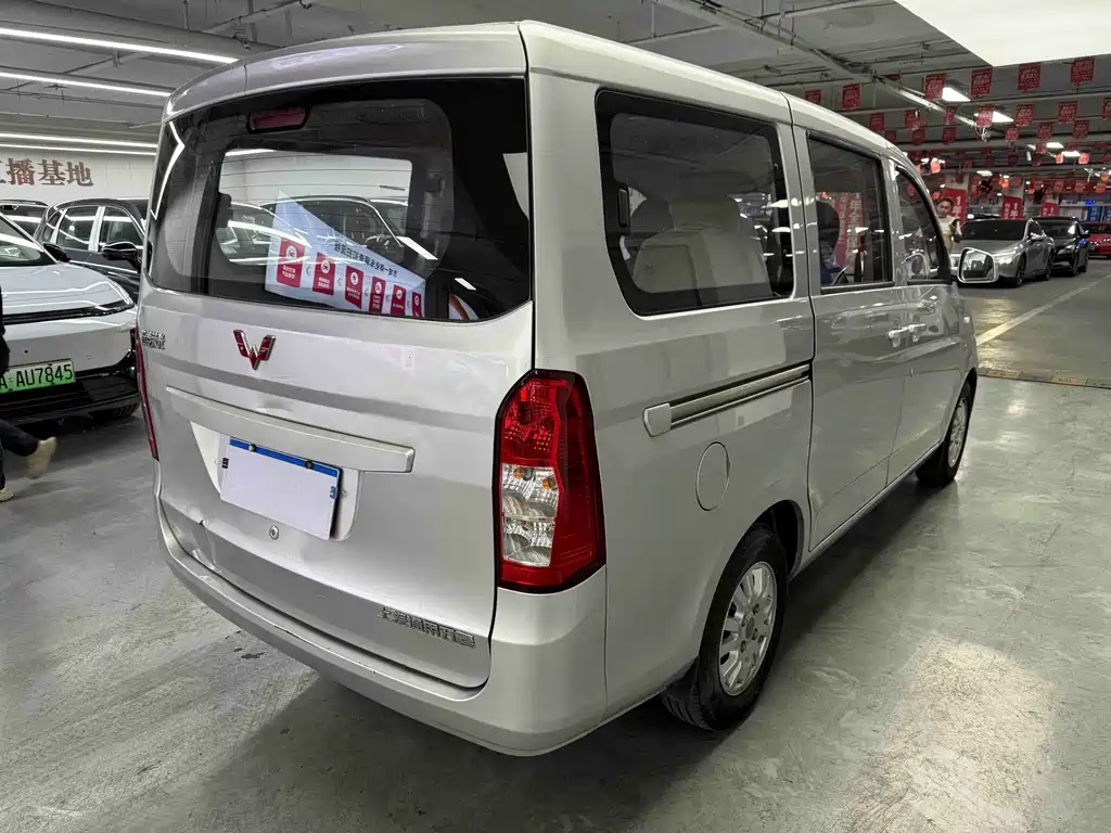 Wuling Rongguang V — миниатюра 9