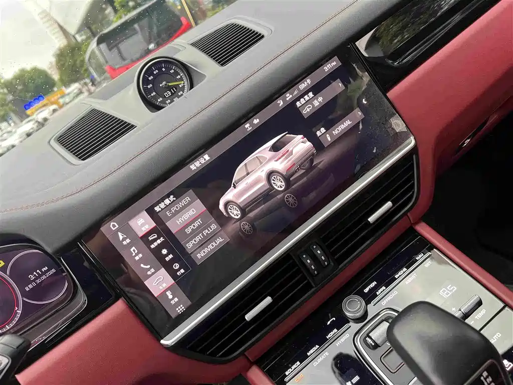 Porsche Cayenne Hybrid — миниатюра 8