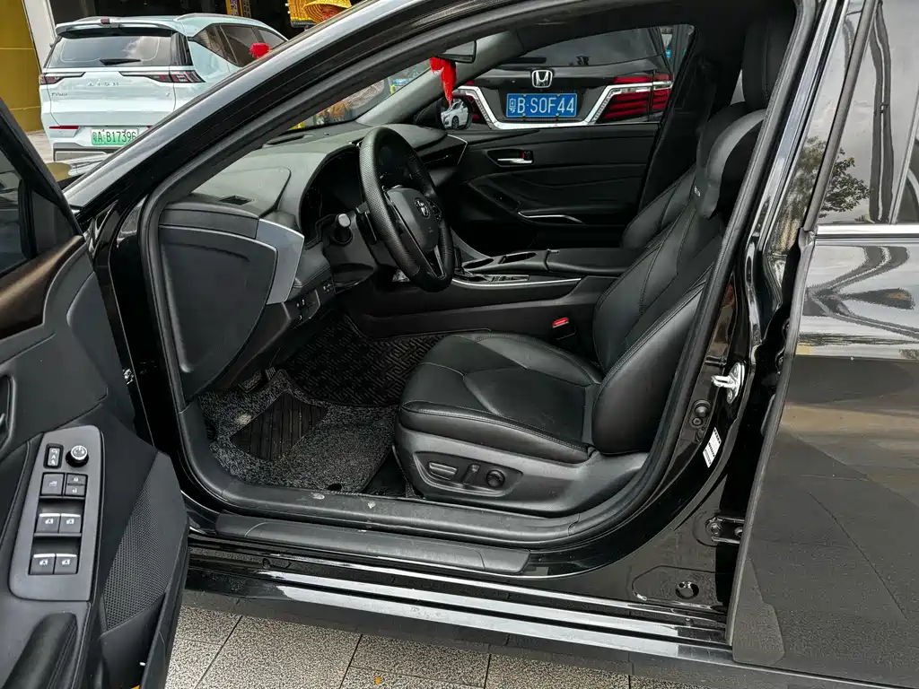 Toyota Avalon — миниатюра 6