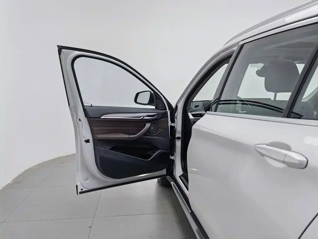 BMW X1 — миниатюра 8