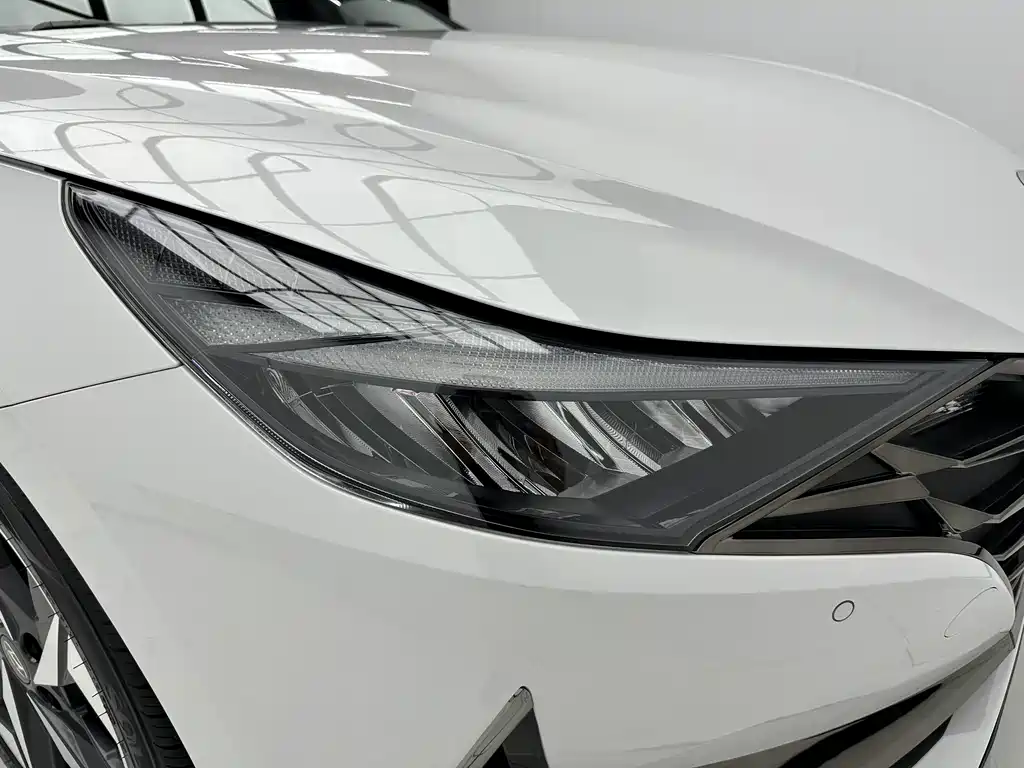 Hyundai Elantra — миниатюра 10