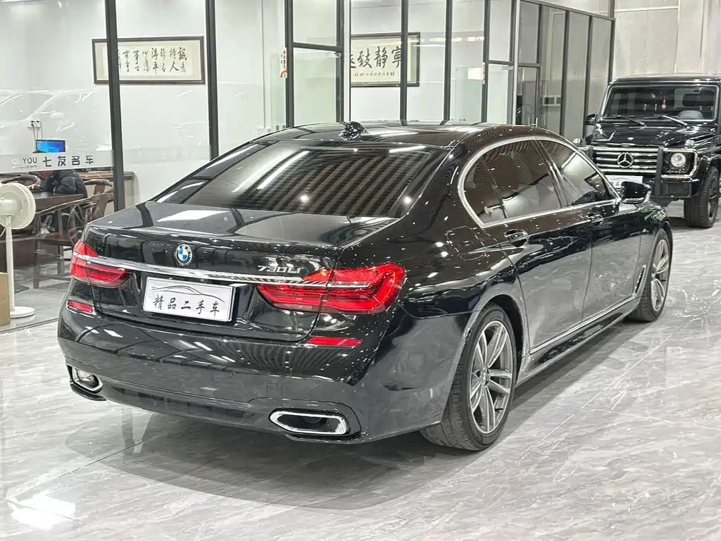 BMW 7 SERIES