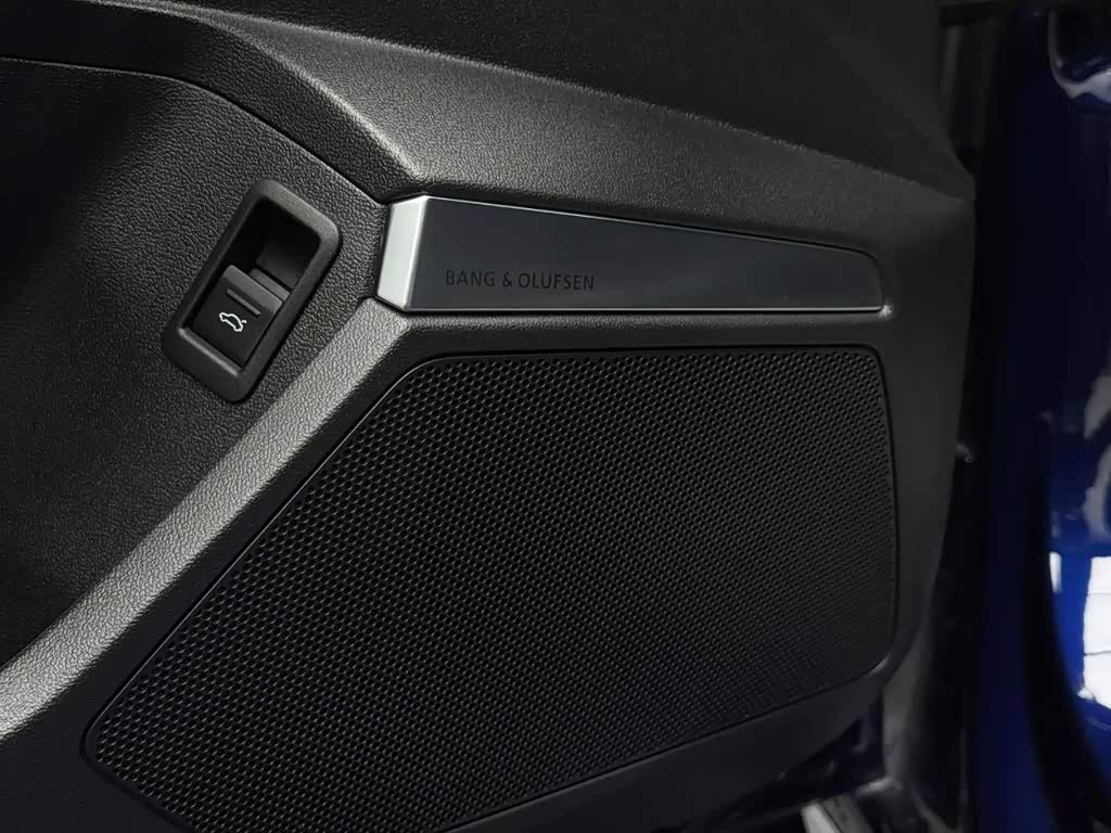 Audi A3 1.4 л 2023 г. Голубой, пробег 30000 км