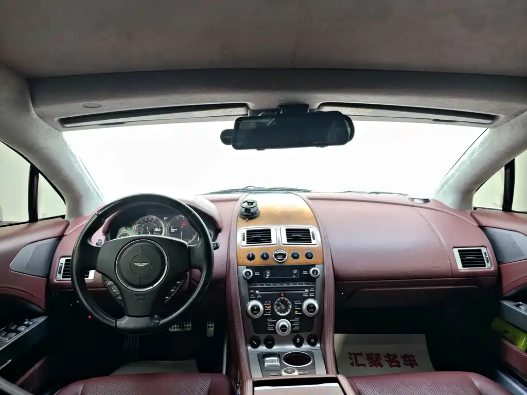 Aston Martin Rapide — миниатюра 44