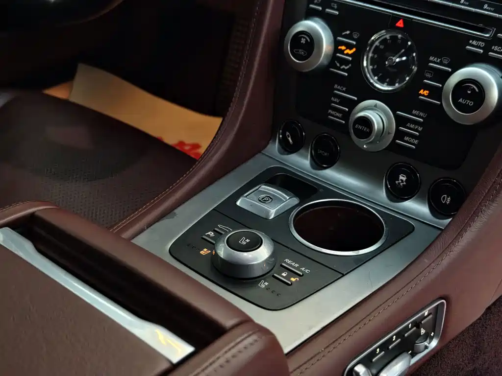 Aston Martin Rapide — миниатюра 29