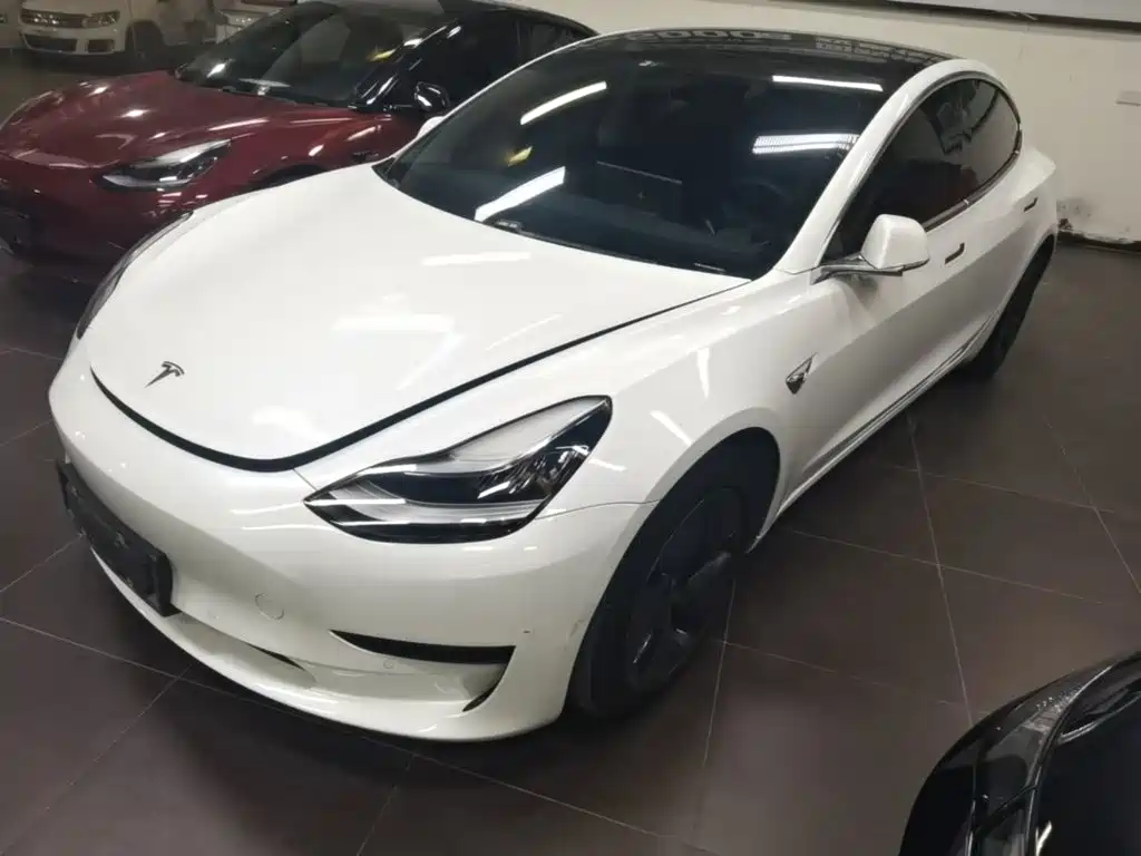 Tesla Model 3 — миниатюра 2