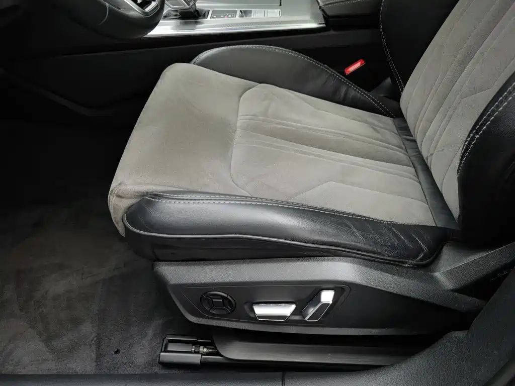 Audi A6L New Energy — миниатюра 20