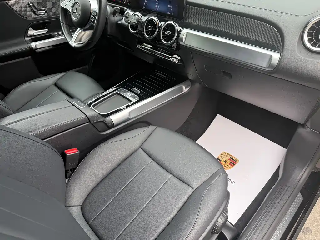Mercedes-Benz GLB — миниатюра 11