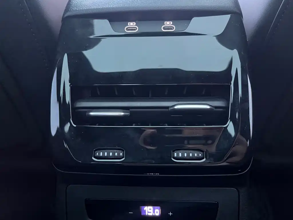 Audi Audi A5L — миниатюра 11