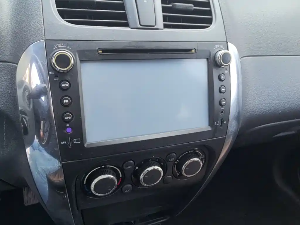 Suzuki SX4 — миниатюра 13