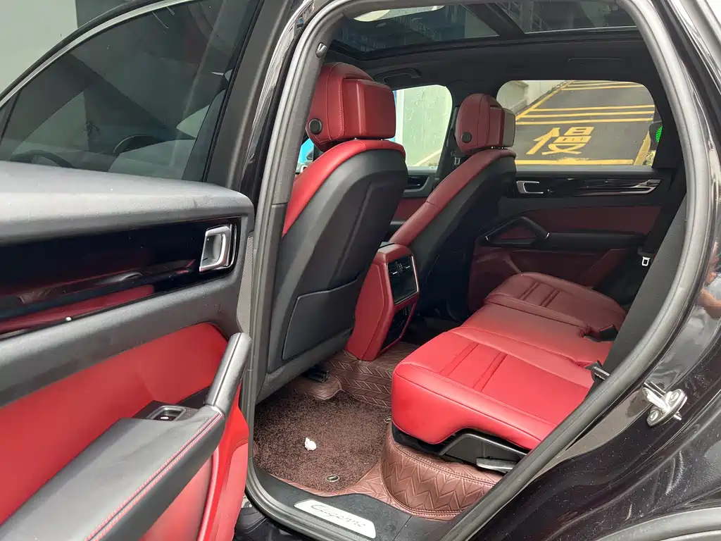 Porsche Cayenne — миниатюра 4