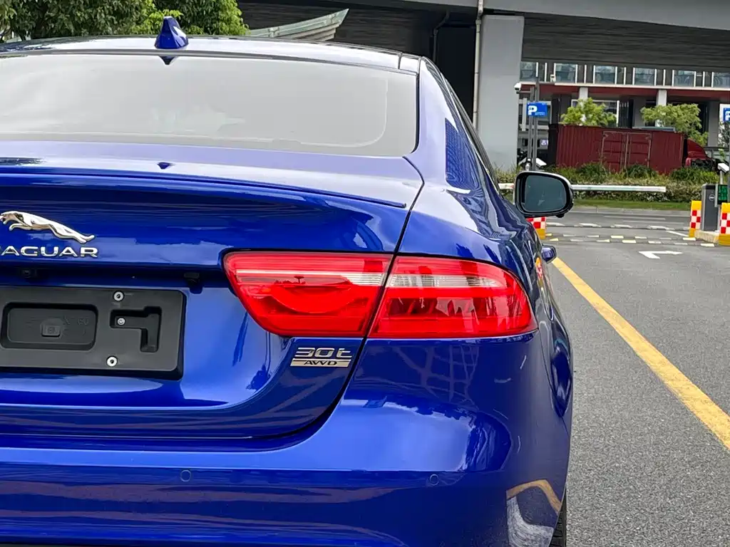 Jaguar XE — миниатюра 6
