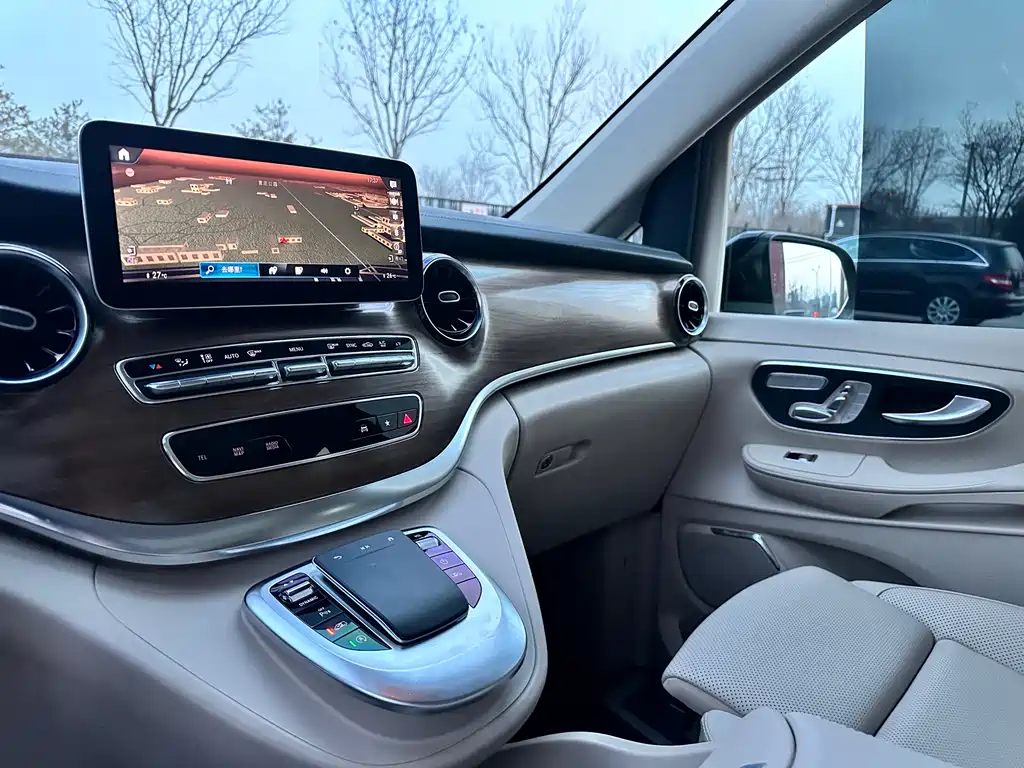 MERCEDES-BENZ V CLASS