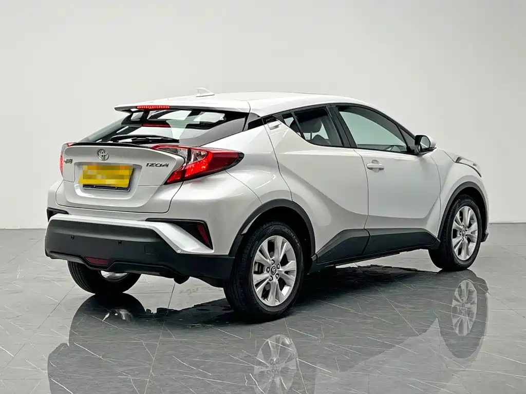 Toyota IZOA — миниатюра 6