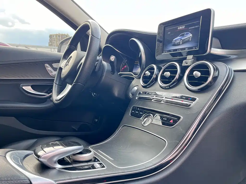 Mercedes-Benz C-Class — миниатюра 10