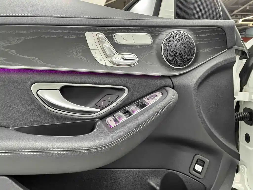 Mercedes-Benz C-Class — миниатюра 14