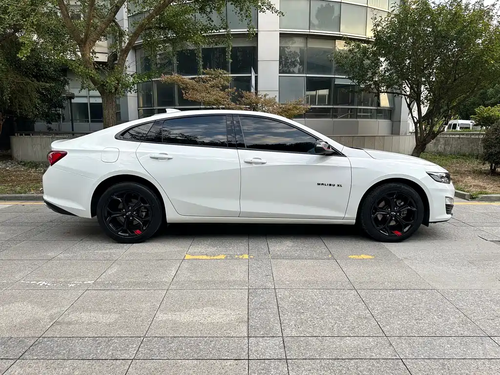 Chevrolet Malibu XL — миниатюра 9